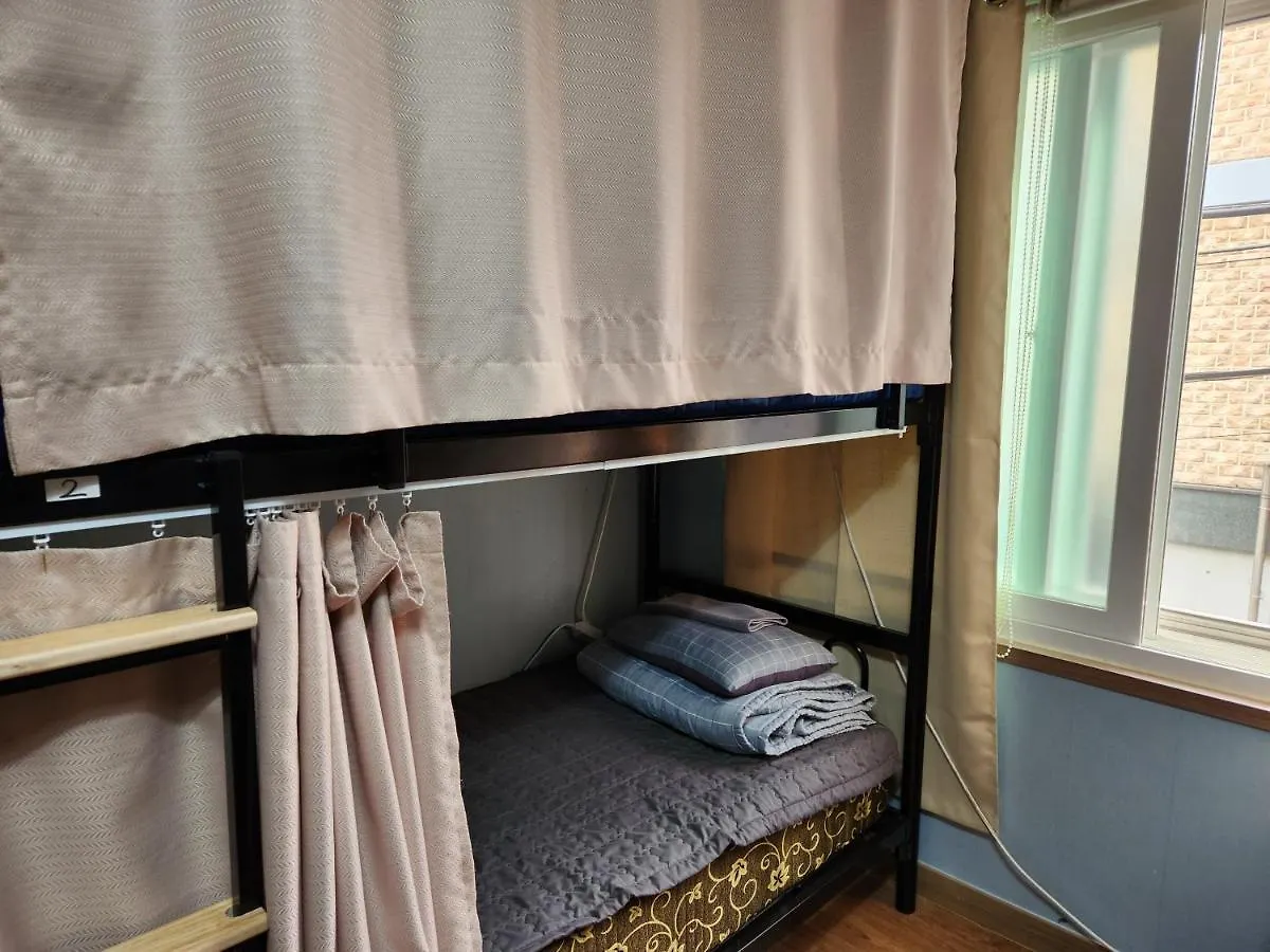 Birdsnest Hostel Hongdae Foreigner only Seoul 0*,  Südkorea