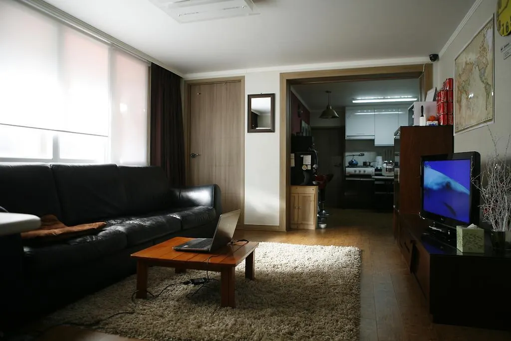 Birdsnest Hostel Hongdae Foreigner only Seoul